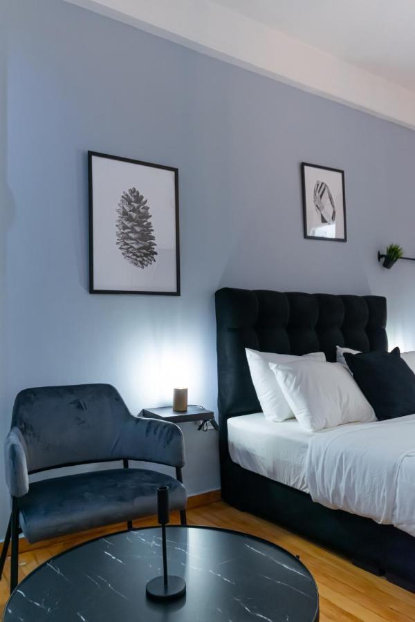 Couple Getaway With Queen Bed Apartment Athens Exterior photo
